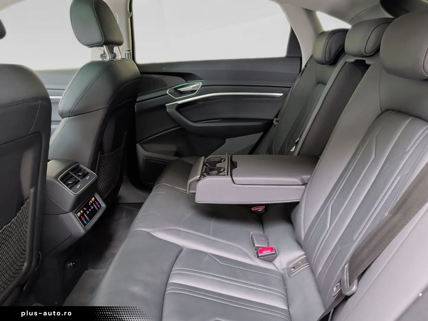 AUDI e-tron Sportback 55 S-Line Leder Matrix Pano AHK