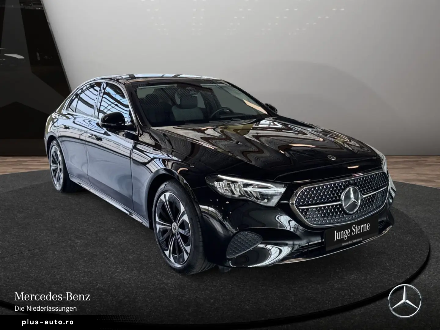 MERCEDES-BENZ E 300 e 4M Avantgarde Advanced PANO 360  DISTR