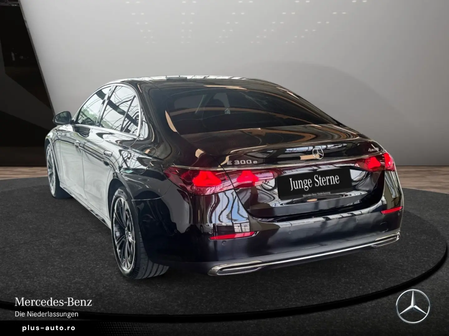 MERCEDES-BENZ E 300 e 4M Avantgarde Advanced PANO 360  DISTR