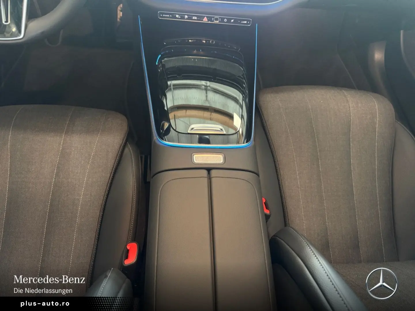 MERCEDES-BENZ E 300 e 4M Avantgarde Advanced PANO 360  DISTR