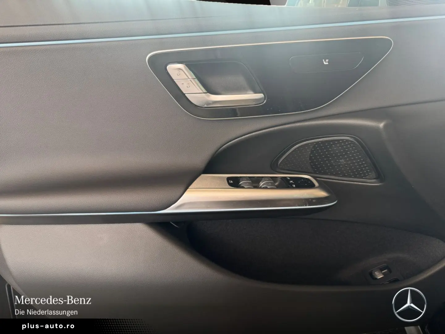 MERCEDES-BENZ E 300 e 4M Avantgarde Advanced PANO 360  DISTR