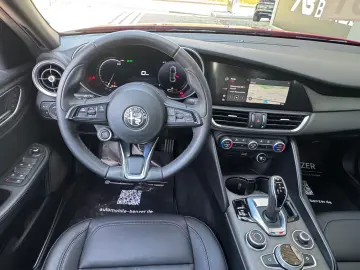 Alfa Romeo Giulia Ti Q4 MEMORY ACC NAVI KAMERA LEDER