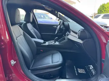Alfa Romeo Giulia Ti Q4 MEMORY ACC NAVI KAMERA LEDER