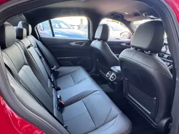 Alfa Romeo Giulia Ti Q4 MEMORY ACC NAVI KAMERA LEDER