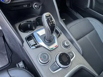 Alfa Romeo Giulia Ti Q4 MEMORY ACC NAVI KAMERA LEDER