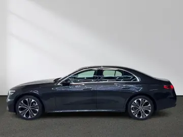 Mercedes-Benz E 300 e Avant-garde rear camera Ambiente MBUX