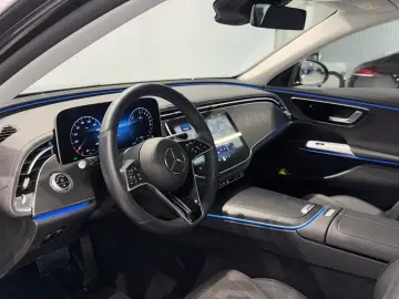 Mercedes-Benz E 300 e Avant-garde rear camera Ambiente MBUX
