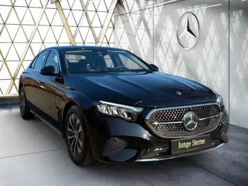 Mercedes-Benz E 200 Sedan Avant-garde Distronic