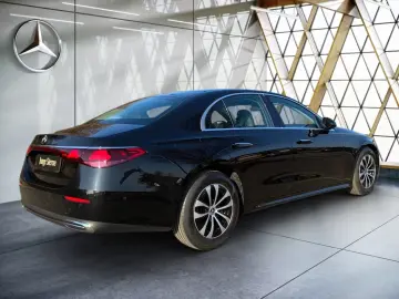 Mercedes-Benz E 200 Sedan Avant-garde Distronic
