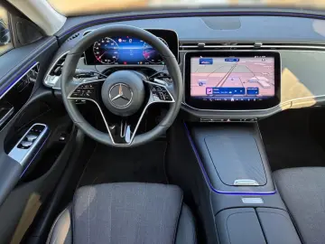 Mercedes-Benz E 200 Sedan Avant-garde Distronic