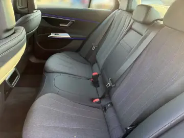 Mercedes-Benz E 200 Sedan Avant-garde Distronic