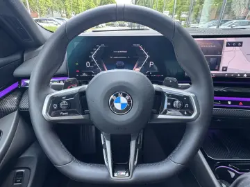 BMW 520d xDrive M Sport DA  360  Komfortsitze H&K 20