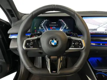 BMW 520d M Sport Carbon Fahrassist AHK HUD Pano Wide