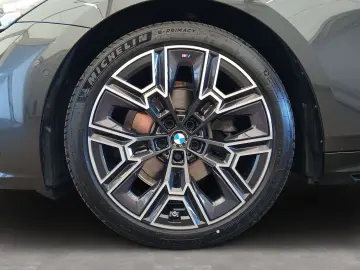 BMW 520i Lim. M Sport LiCoPr Komf-Sitze Pano Standhz