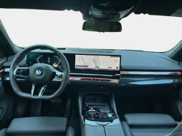 BMW 520d xDrive M Sport Pro AHK Inno Comfort B&W