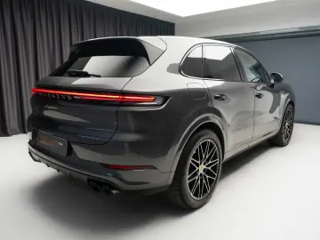 Porsche Cayenne Hybrid Facelift  Panoramic