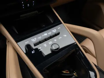 Porsche Cayenne Hybrid Facelift  Panoramic