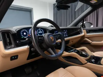 Porsche Cayenne Hybrid Facelift  Panoramic