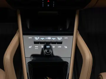 Porsche Cayenne Hybrid Facelift  Panoramic