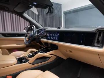 Porsche Cayenne Hybrid Facelift  Panoramic