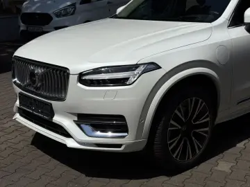 VOLVO XC90 T8 Ultra Bright AHK PANO HUD 360  4SEASONS