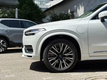 VOLVO XC90 T8 Ultra Bright AHK PANO HUD 360  4SEASONS