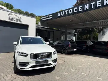 VOLVO XC90 T8 Ultra Bright AHK PANO HUD 360  4SEASONS