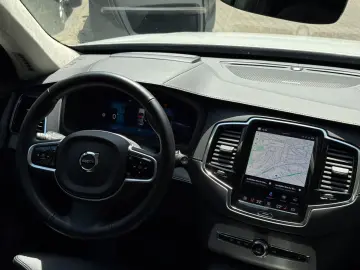 VOLVO XC90 T8 Ultra Bright AHK PANO HUD 360  4SEASONS