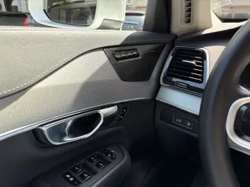 VOLVO XC90 T8 Ultra Bright AHK PANO HUD 360  4SEASONS