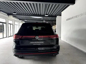 VW Touareg 3.0 TSI eHybrid 4Motion IQ Pano AHK HUD
