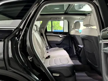 VW Touareg 3.0 TSI eHybrid 4Motion IQ Pano AHK HUD