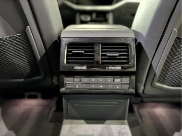 VW Touareg 3.0 TSI eHybrid 4Motion IQ Pano AHK HUD