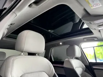 VW Touareg 3.0 TSI eHybrid 4Motion IQ Pano AHK HUD
