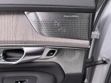 VOLVO XC90 T8 Ultra Dark Recharge Plug-In Hybrid AWD