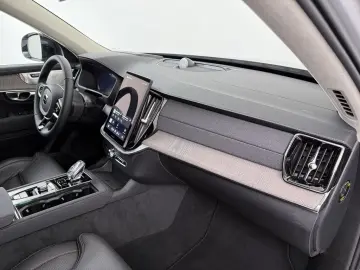 VOLVO XC90 T8 Ultra Dark Recharge Plug-In Hybrid AWD