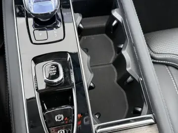 VOLVO XC90 T8 Ultra Dark Recharge Plug-In Hybrid AWD