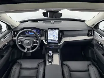 VOLVO XC90 T8 Ultra Dark Recharge Plug-In Hybrid AWD