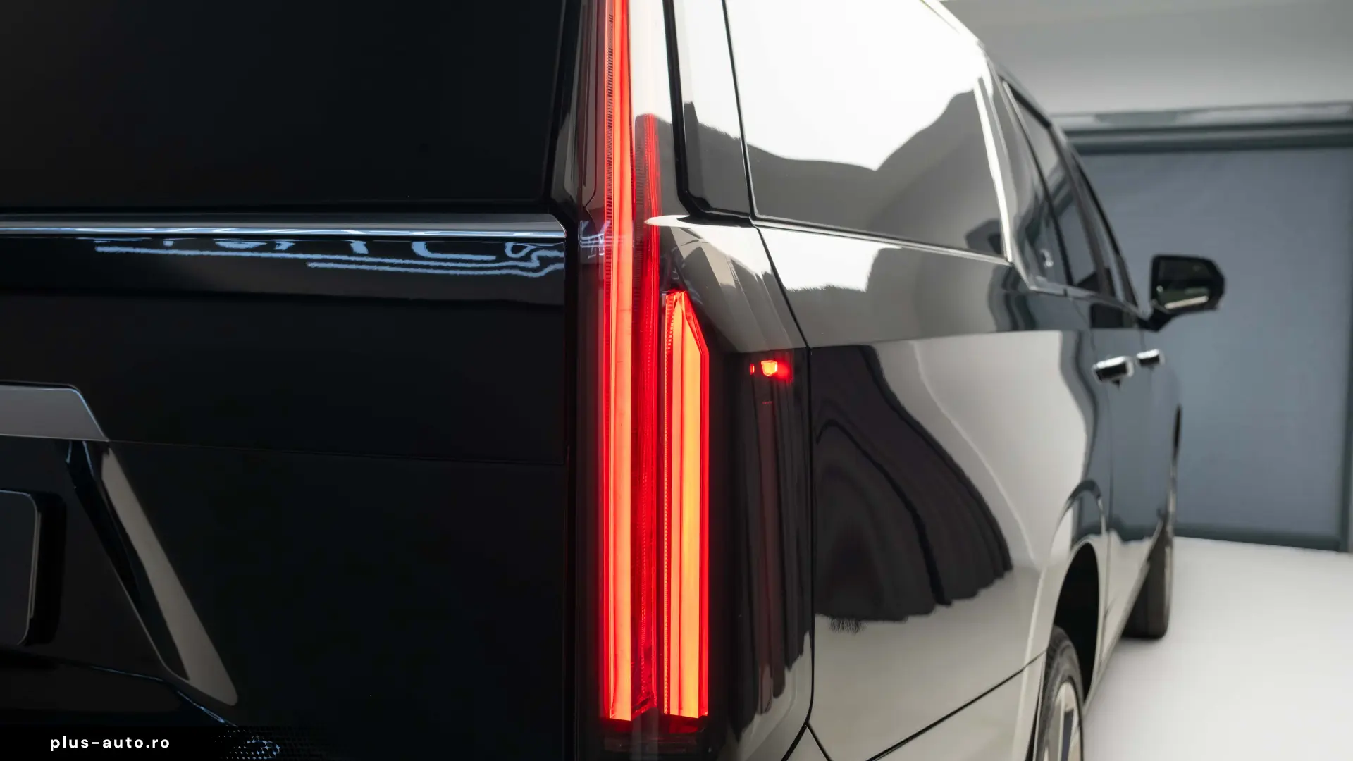 2025 Cadillac Escalade ESV Premium Luxury