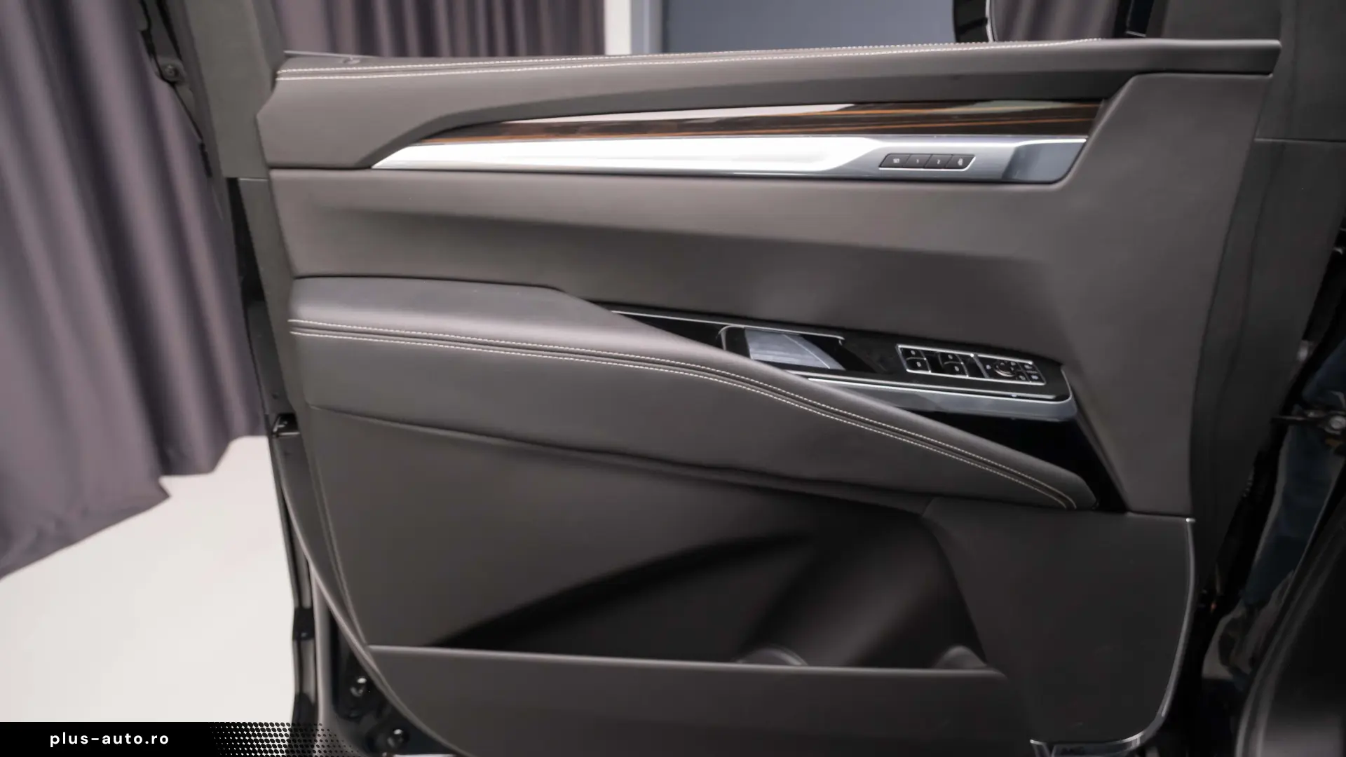 2025 Cadillac Escalade ESV Premium Luxury