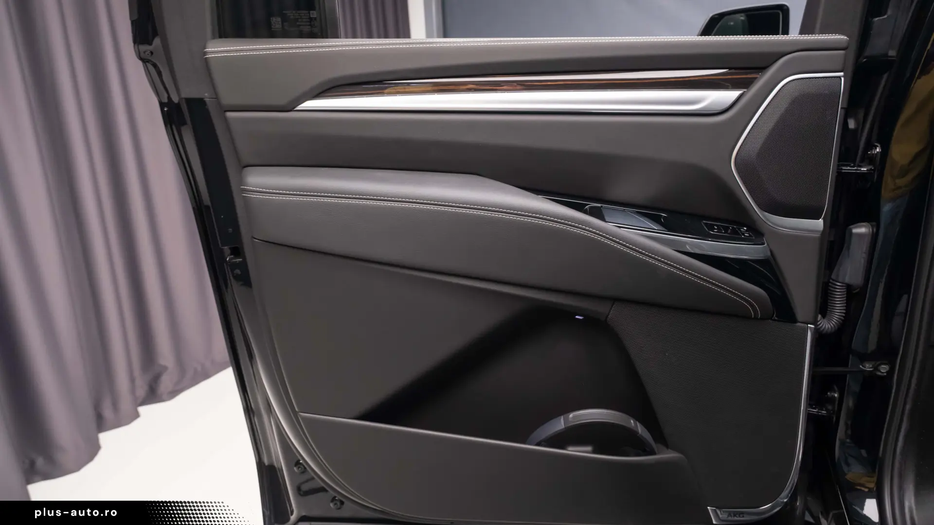 2025 Cadillac Escalade ESV Premium Luxury