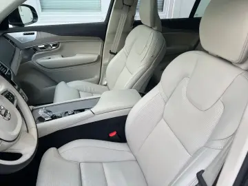 VOLVO XC90 Recharge T8 AWD Ultra Bright