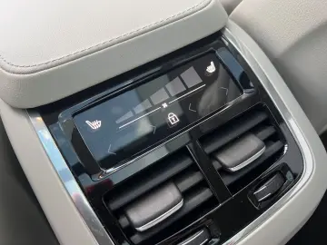 VOLVO XC90 Recharge T8 AWD Ultra Bright