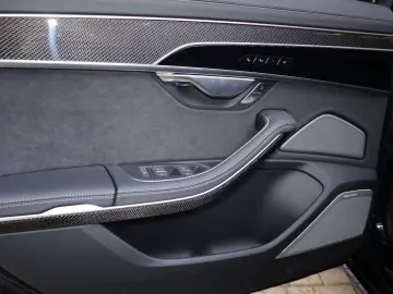 AUDI A8L 60 TFSIe lang exclusive S-LINE CARBON B&Oadv