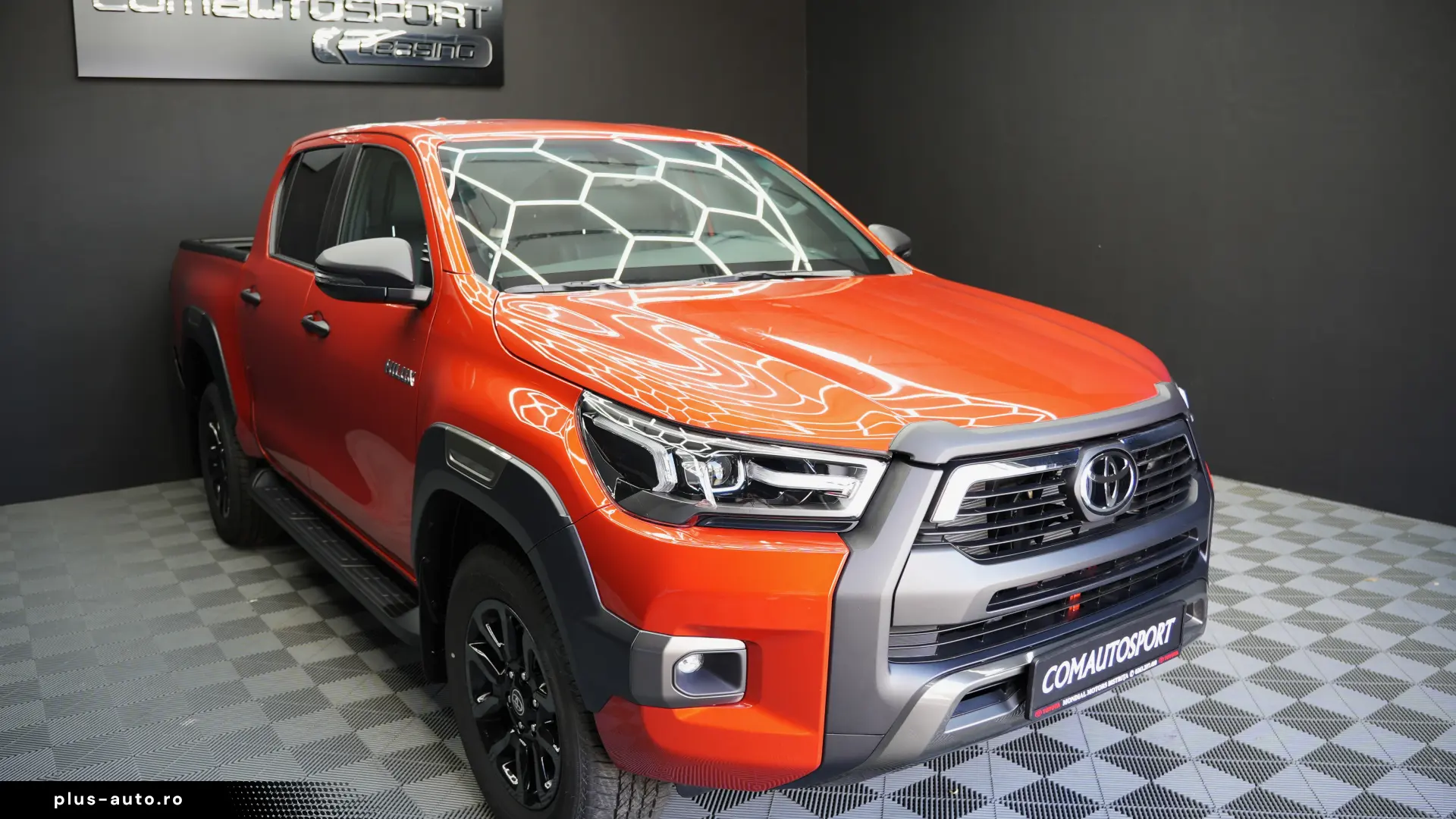 TOYOTA HILUX 2.8 DC AT MHEV INVINCIBLE