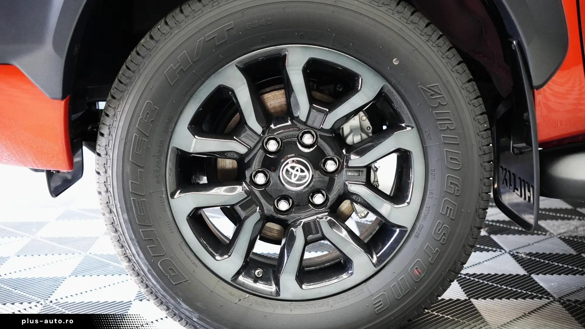 TOYOTA HILUX 2.8 DC AT MHEV INVINCIBLE