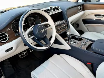 BENTLEY Bentayga 4.0 V8 Azure 4WD Autom.