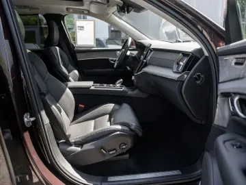 VOLVO XC90 T8 AWD Ultra Bright AHK B&W LUFTFEDERUNG