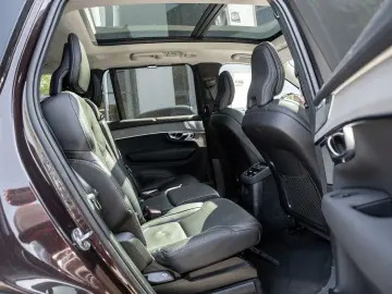 VOLVO XC90 T8 AWD Ultra Bright AHK B&W LUFTFEDERUNG