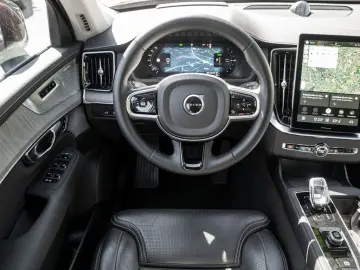 VOLVO XC90 T8 AWD Ultra Bright AHK B&W LUFTFEDERUNG