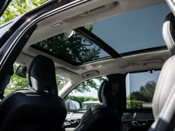 VOLVO XC90 T8 AWD Ultra Bright AHK B&W LUFTFEDERUNG